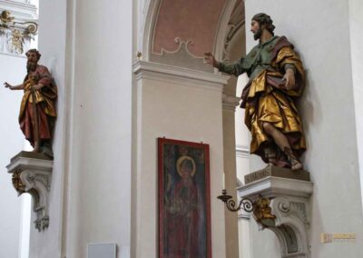 Apostel- und Evangelistenfiguren in der Basilika St. Vitus in Ellwangen