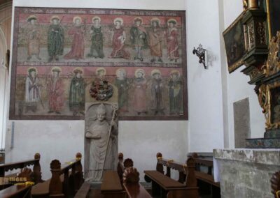 Seitenaltar in der Basilika St. Vitus in Ellwangen