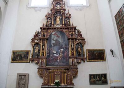 Seitenaltar in der Basilika St. Vitus in Ellwangen