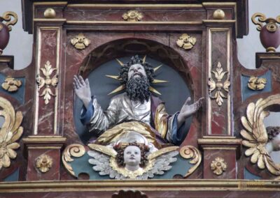 Seitenaltar in der Basilika St. Vitus in Ellwangen