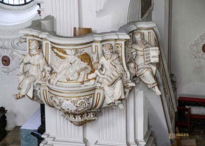 In der Wallfahrtskirche Schönenberg bei Ellwangen 32 Kanzel in der Wallfahrtskirche Schönenberg bei Ellwangen