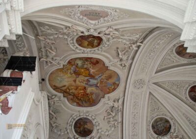 In der Wallfahrtskirche Schönenberg bei Ellwangen 46 Deckenfresken in der Wallfahrtskirche Schönenberg bei Ellwangen