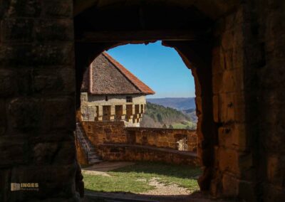 Maschiculiturm Burgruine Hohenrechberg 0219