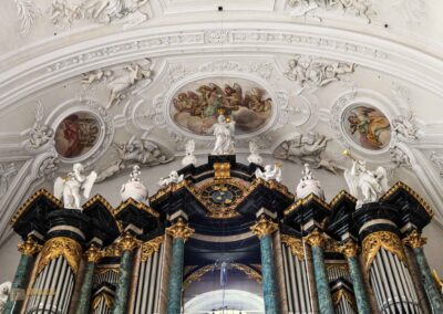 In der Wallfahrtskirche Schönenberg bei Ellwangen 68 Orgel in der Wallfahrtskirche Schönenberg bei Ellwangen