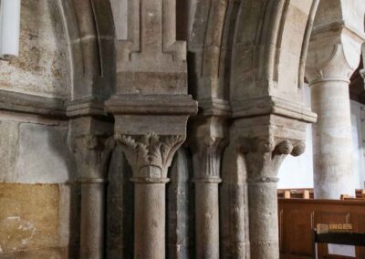 In der Stiftskirche in Faurndau 23 Säulen in der Stiftskirche Faurndau 0653