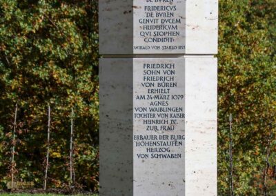 Stauferstele bei Burg Wäscherschloss 0032
