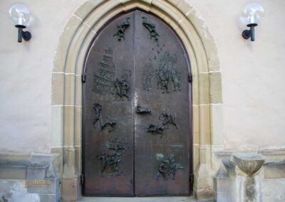 Ein Rundgang durch Strümpfelbach 5 Kirchentüre Kirche in Strümpfelbach 0071