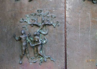 Ein Rundgang durch Strümpfelbach 8 Kirchentüre Kirche in Strümpfelbach 0074