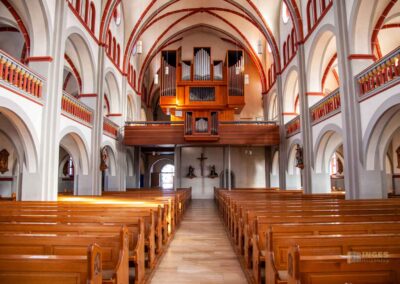 Innenansicht St. Laurentiuskirche Waldstetten 0006