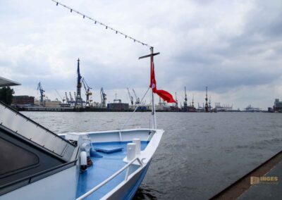 An den St.Pauli Landungsbrücken in Hamburg 5950