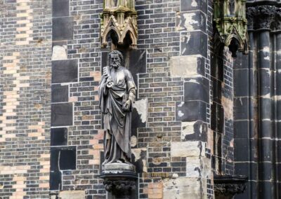 Evangelisten am TurmMahnmal St. Nikolai Hamburg 7627