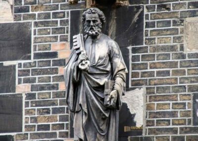 Evangelisten am TurmMahnmal St. Nikolai Hamburg 7631