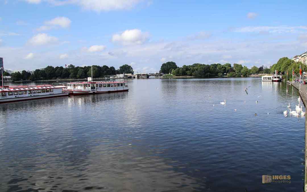 Hamburg-Binnenalster Kirche Maria vom Siege (Kostel Panny Marie Vítězné) auf der Prager Kleinseite
