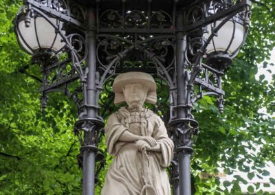 Vierländerin Brunnen Hopfenmarkt Hamburg 7788