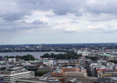 Blick vom Michel auf die Außenalster und den Stadtteil St. Georg Hamburg 8669