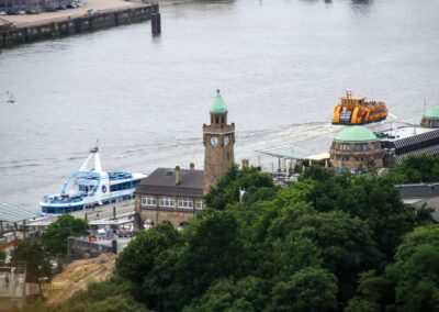Blick vom Michel auf die Landungsbrücken Hamburg 8631