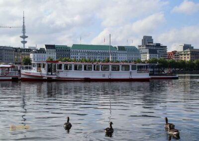 Blicke an der Binnenalster Hamburg 7967
