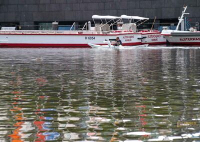 Blicke an der Binnenalster Hamburg 8121