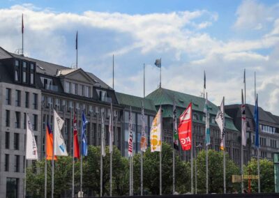 Blicke an der Binnenalster Hamburg 8138