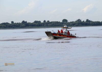 DLRG auf der Elbe bei Blankenese 0902