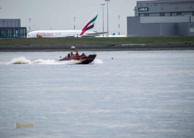 DLRG auf der Elbe bei Blankenese 0936