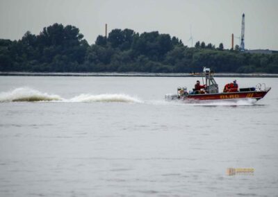 DLRG auf der Elbe bei Blankenese 0942