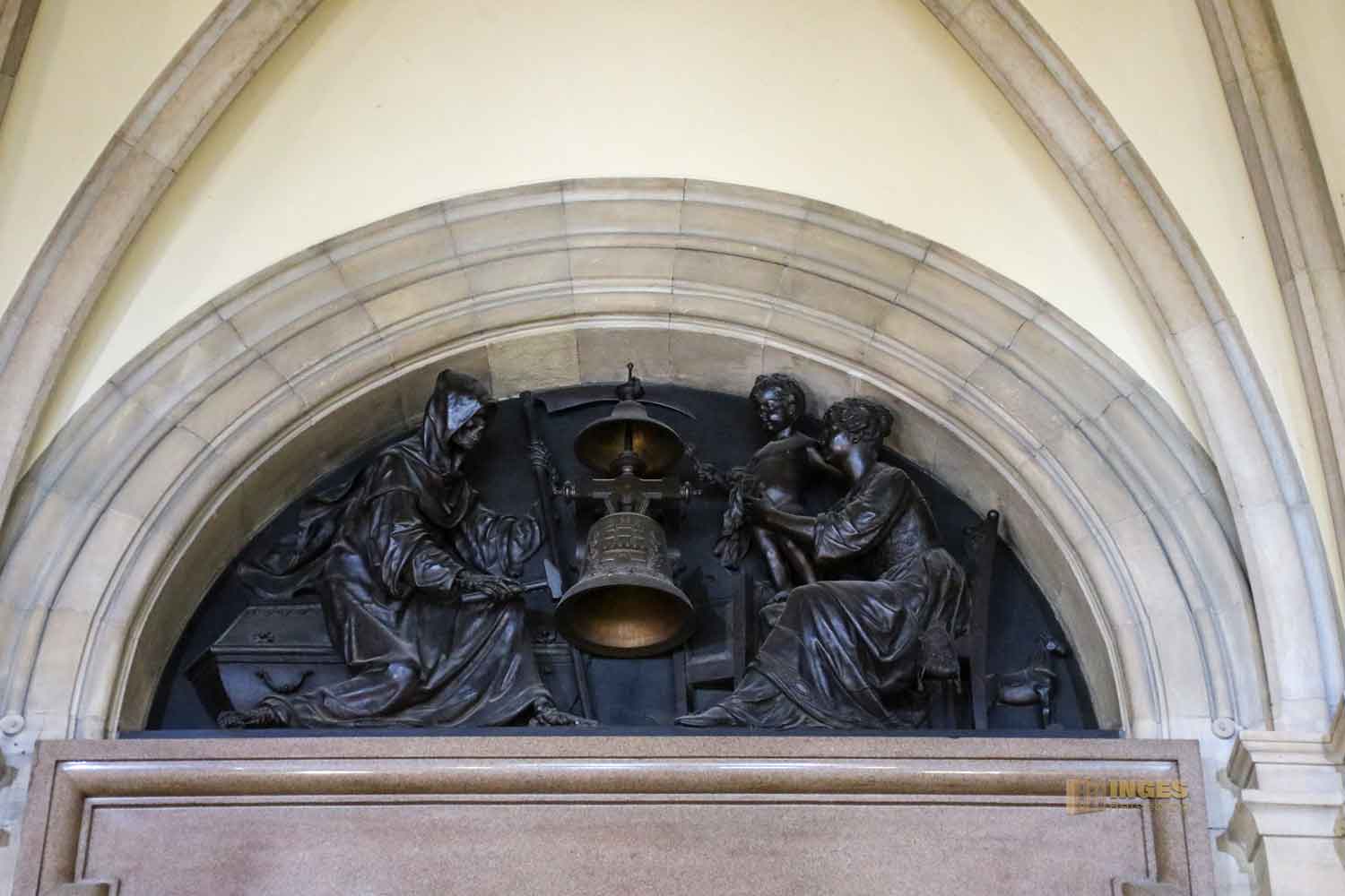 Dielenuhr im Hamburger Rathaus 6184 Dielenuhr im Hamburger Rathaus 6184