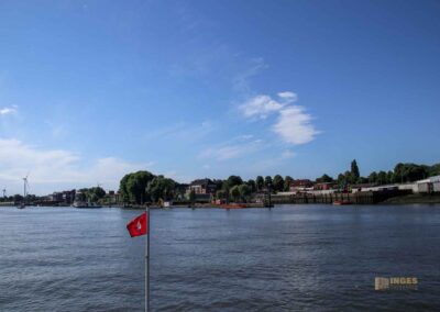 Fährfahrt nach Finkenwerder 9230