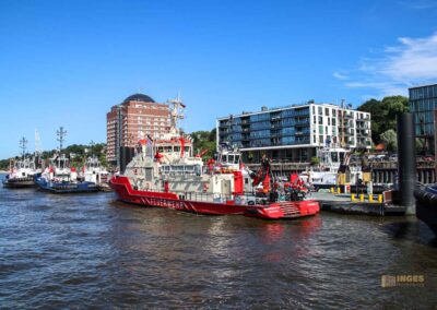 Fahrt auf der Elbe in Hamburg 9076