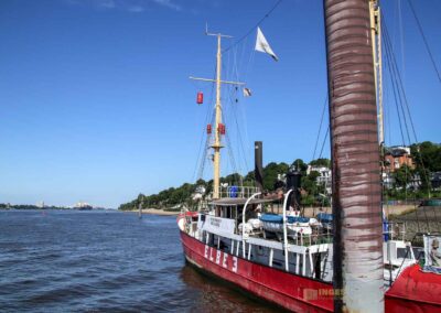Feuerschiff Elbe 3 auf der Elbe Museumshafen Oevelgönne 9107