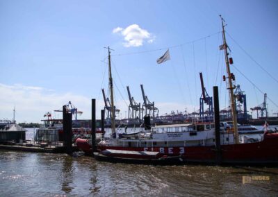 Feuerschiff Elbe 3 auf der Elbe Museumshafen Oevelgönne 9558