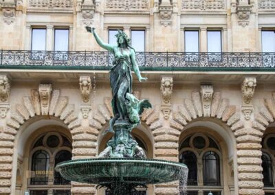 Das Hamburger Rathaus - außen 43 Hygieia-Brunnen Innenhof Hamburger Rathaus 6551