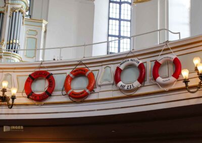 Rettungsringe im Hamburger Michel 8367