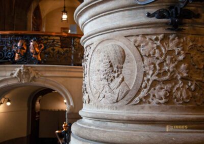 Das Hamburger Rathaus - innen 11 Säulenmedaillons Dielenhalle Hamburger Rathaus 0119
