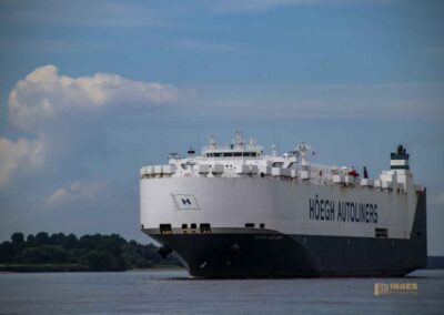 Best of 2021- meine Reisehighlights 37 Schifffahrt auf der Elbe bei Hamburg 0980