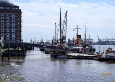 Schiffsanleger Neumühlen in Hamburg 9555