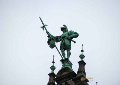 Das Hamburger Rathaus - außen 30 Schutzpatrone und Heilige am Hamburger Rathaus 6565