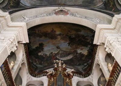 Im Konzert in der Clementinum-Kathedrale St. Clemens 27 deckenfresken kathedrale st.clemens prag altstadt 0326