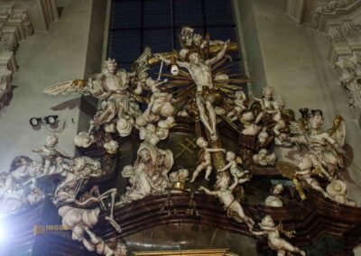 Im Konzert in der Clementinum-Kathedrale St. Clemens 60 seitenaltäre kathedrale st.clemens Prager Altstadt 0370