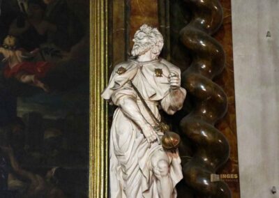 Im Konzert in der Clementinum-Kathedrale St. Clemens 53 seitenaltäre kathedrale st.clemens Prager Altstadt 0375