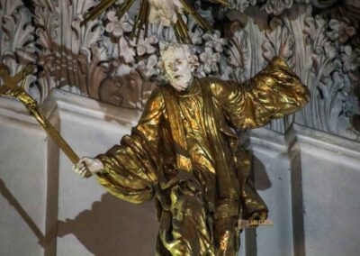 Im Konzert in der Clementinum-Kathedrale St. Clemens 55 seitenaltäre kathedrale st.clemens Prager Altstadt 0421