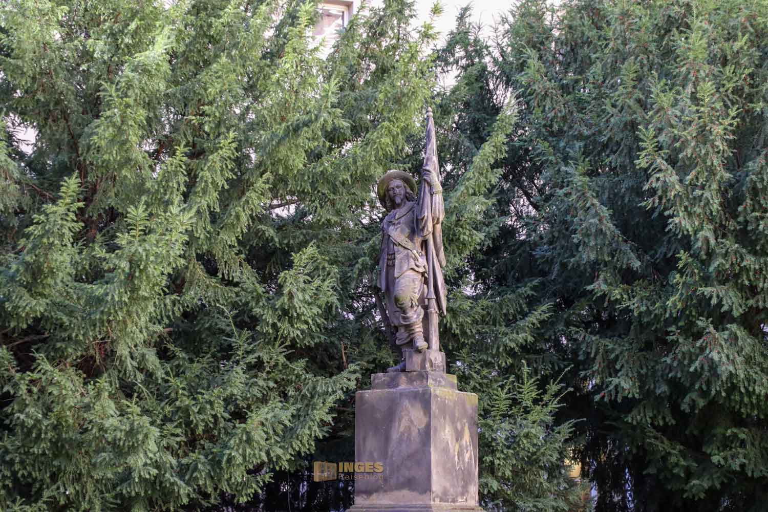 denkmal prager student innenhof clementinum 6844 denkmal prager student innenhof clementinum 6844