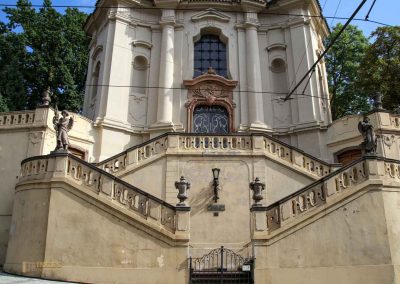 freitreppe kirche st. johannes von nepomuk am felsen prag 4355