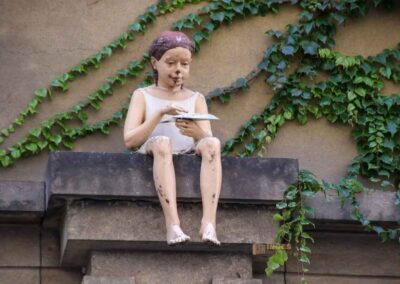 Das Clementinum (Klementinum) in der Altstadt von Prag 3 mädchen mit papierschwalbe im clementinum prag 6875