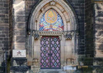 westl. seitenportal basilika st. peter und paul vysehrad prag 7425