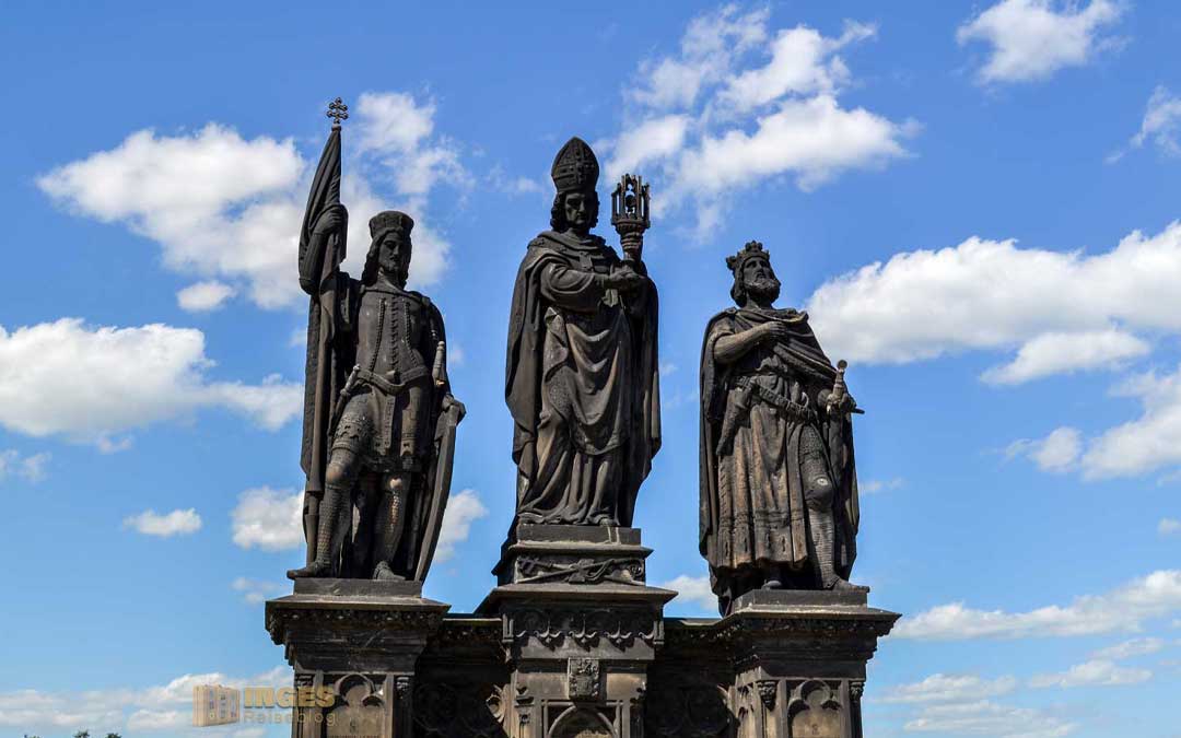 Prag-Brueckenfiguren Kirche Maria vom Siege (Kostel Panny Marie Vítězné) auf der Prager Kleinseite