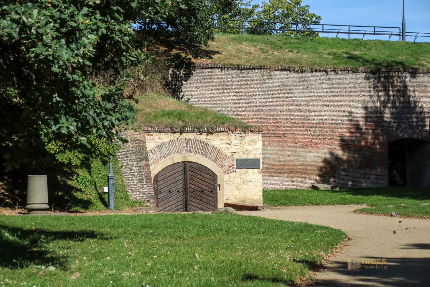 aussentor zum gorlice saal auf dem vysehrad 7133 aussentor zum gorlice saal auf dem vysehrad 7133