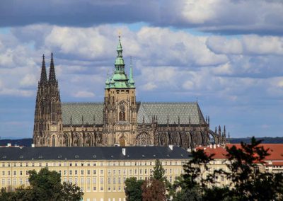 blick vom berg petrin zum veitsdom prag 6342