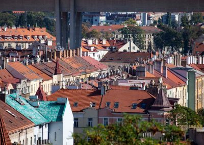 Auf dem Vyšehrad in Prag 22 blick vom vysehrad auf die daecher von nusle in prag 0027