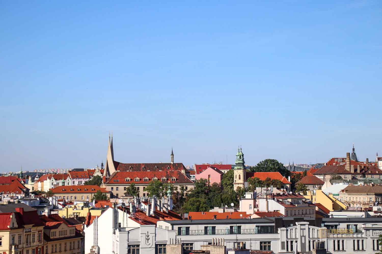blick vom vysehrad auf emmauskloster und kirche st.nepomuk auf dem felsen prag 7855 blick vom vysehrad auf emmauskloster und kirche st.nepomuk auf dem felsen prag 7855